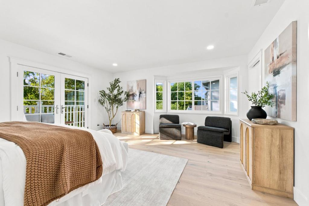 1596 Mckendrie Street Property Photo 17
