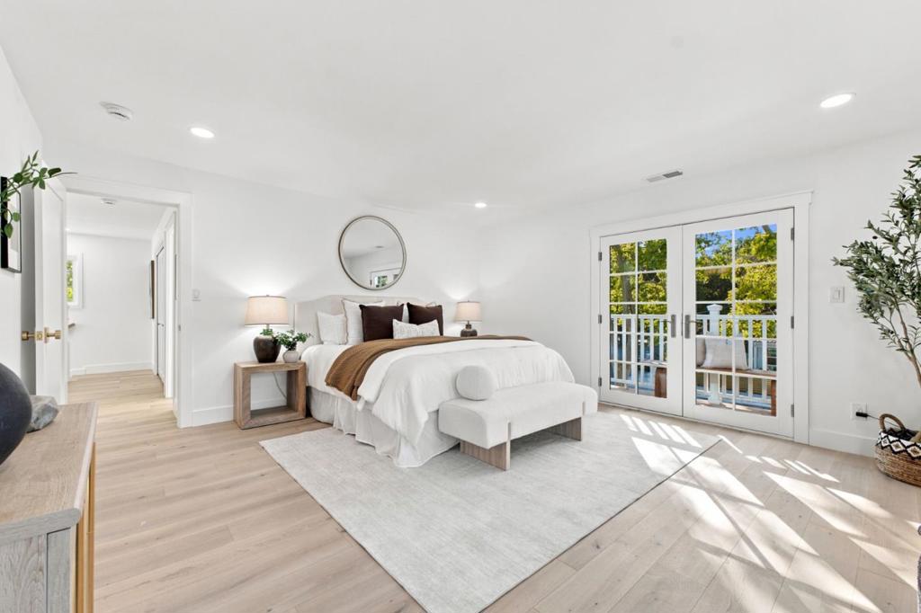 1596 Mckendrie Street Property Photo 18