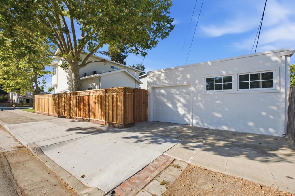 1596 Mckendrie Street Property Photo 28