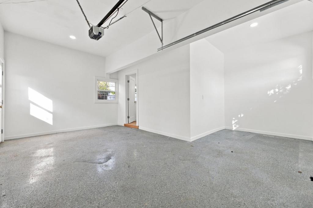 1596 Mckendrie Street Property Photo 29