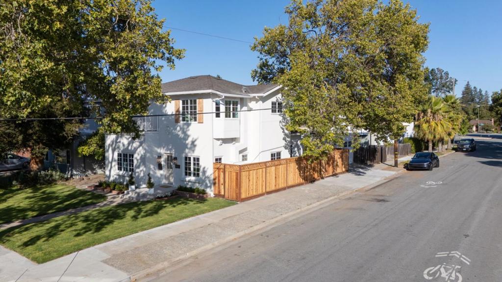 1596 Mckendrie Street Property Photo 31