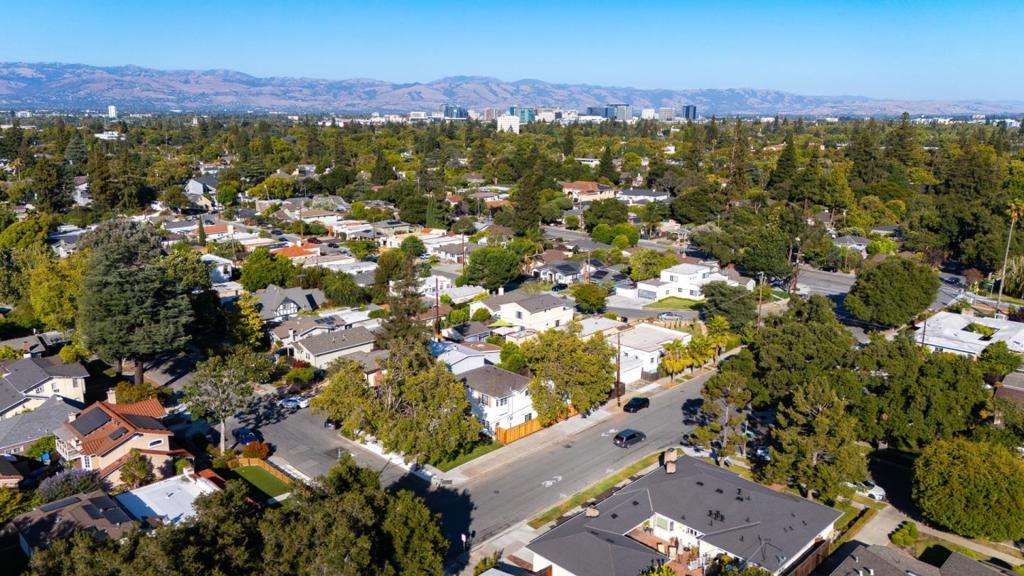 1596 Mckendrie Street Property Photo 34