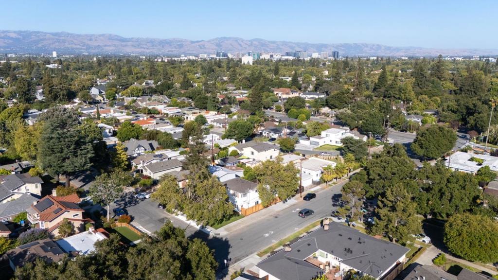 1596 Mckendrie Street Property Photo 35