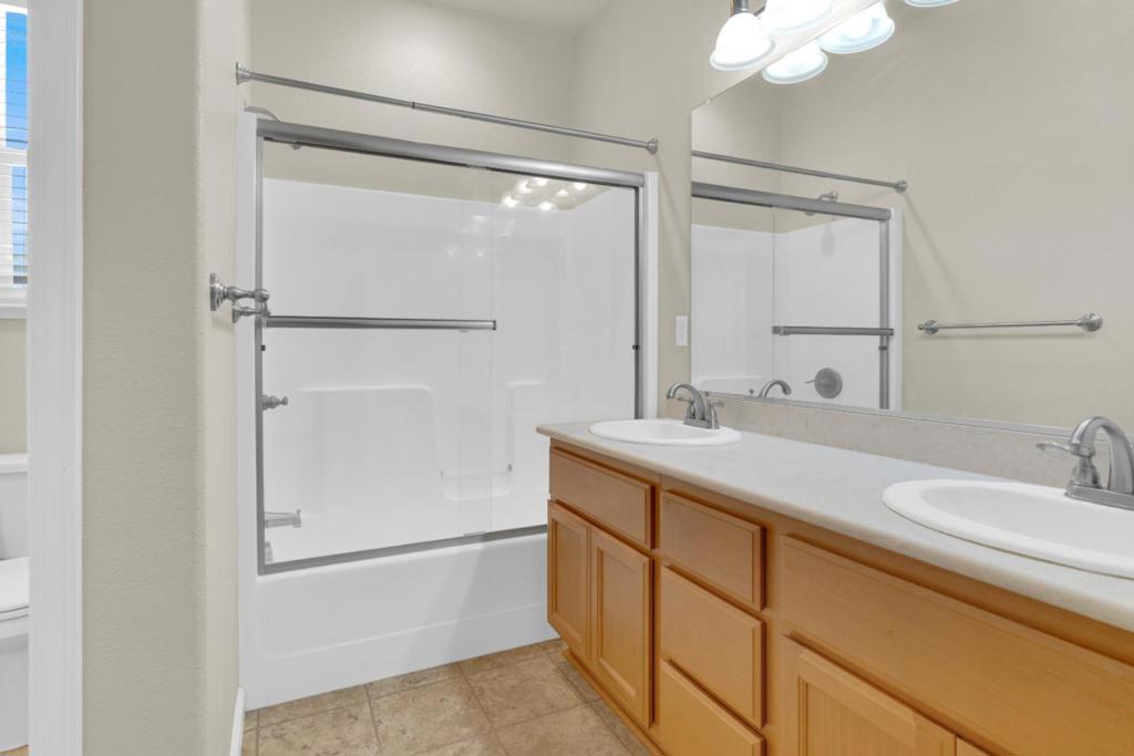 550 Lewis Street Property Photo 15