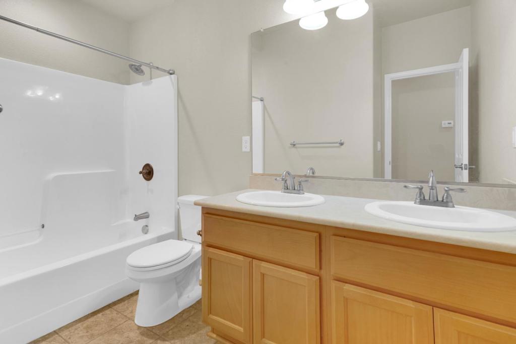 550 Lewis Street Property Photo 22