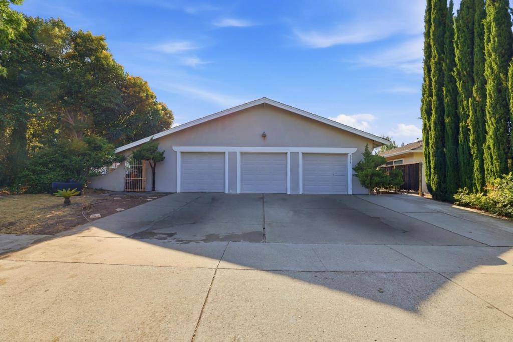 5915 Hillview Avenue Property Photo