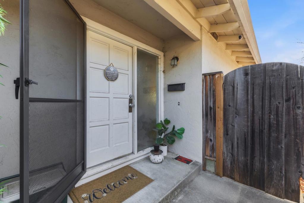 5915 Hillview Avenue Property Photo 4