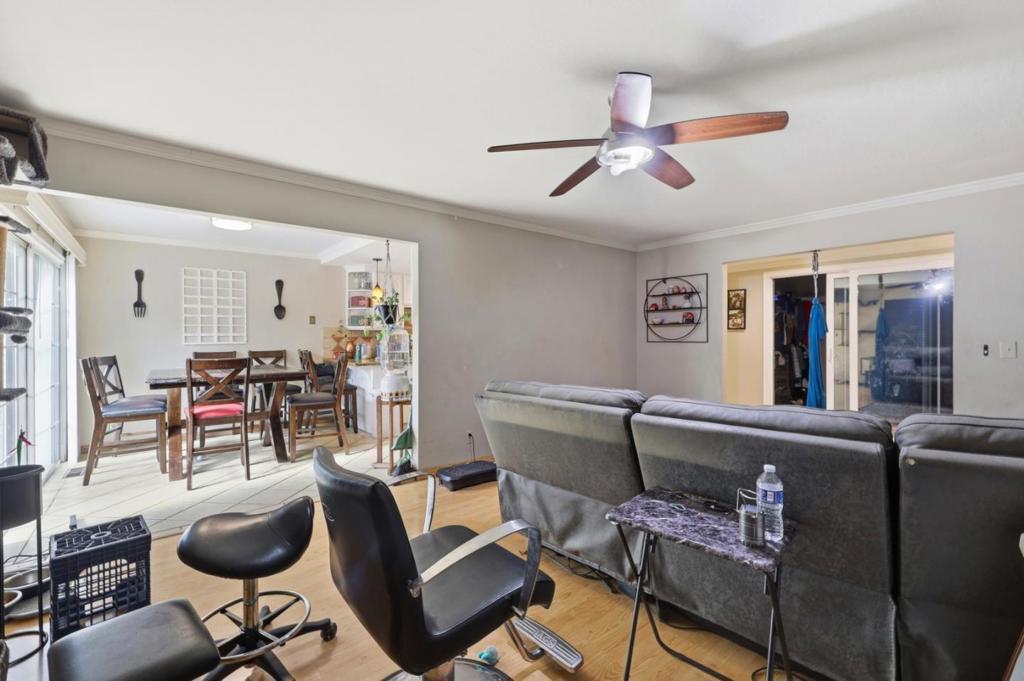 5915 Hillview Avenue Property Photo 8