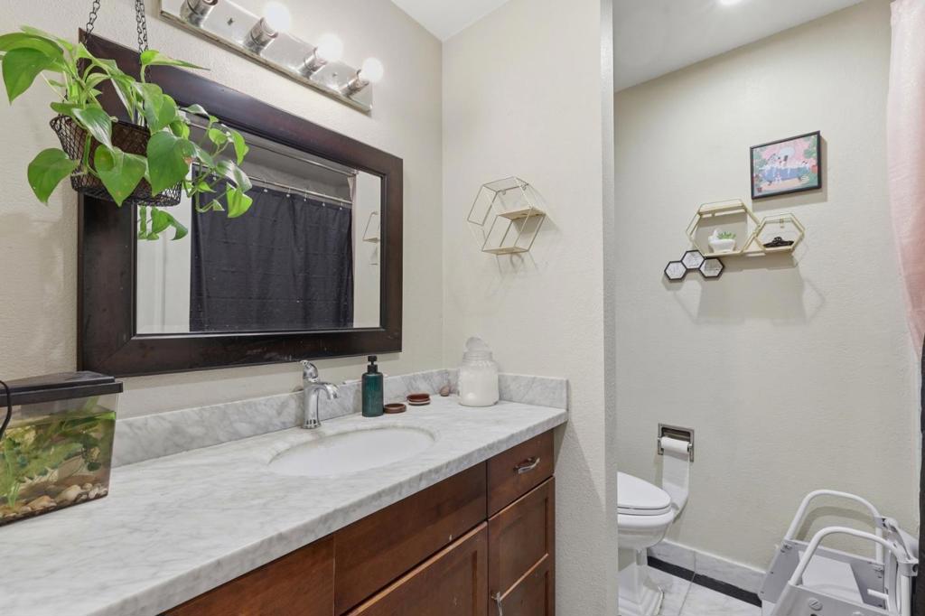 5915 Hillview Avenue Property Photo 34