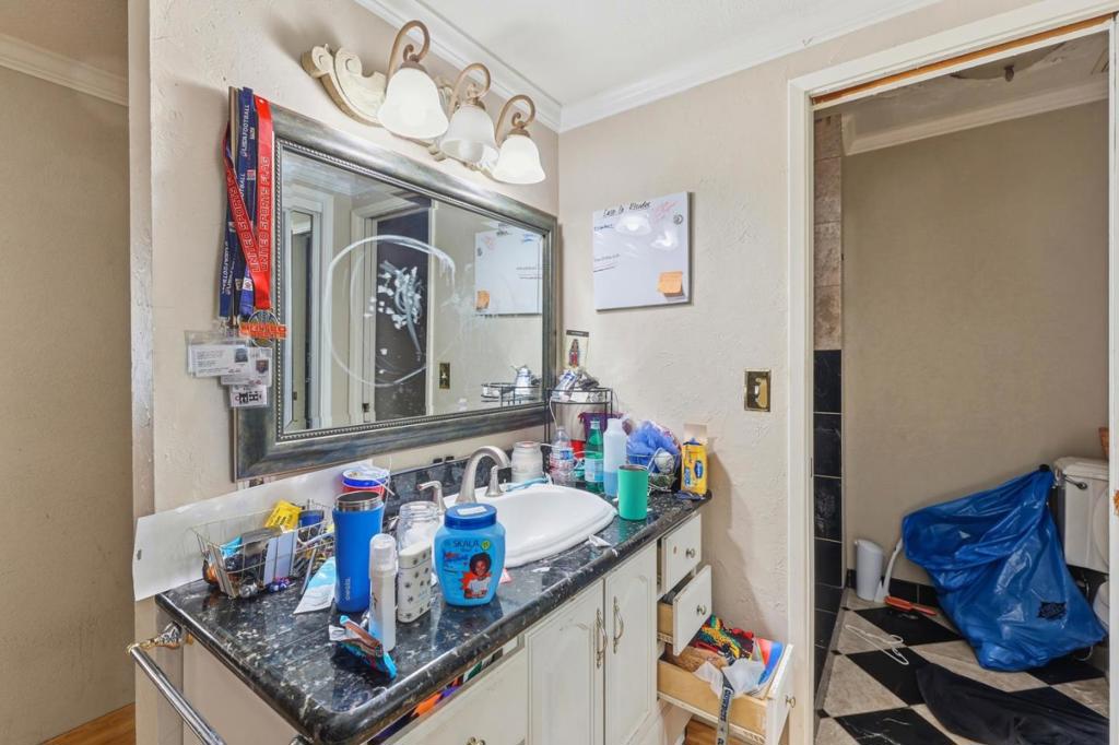 5915 Hillview Avenue Property Photo 37