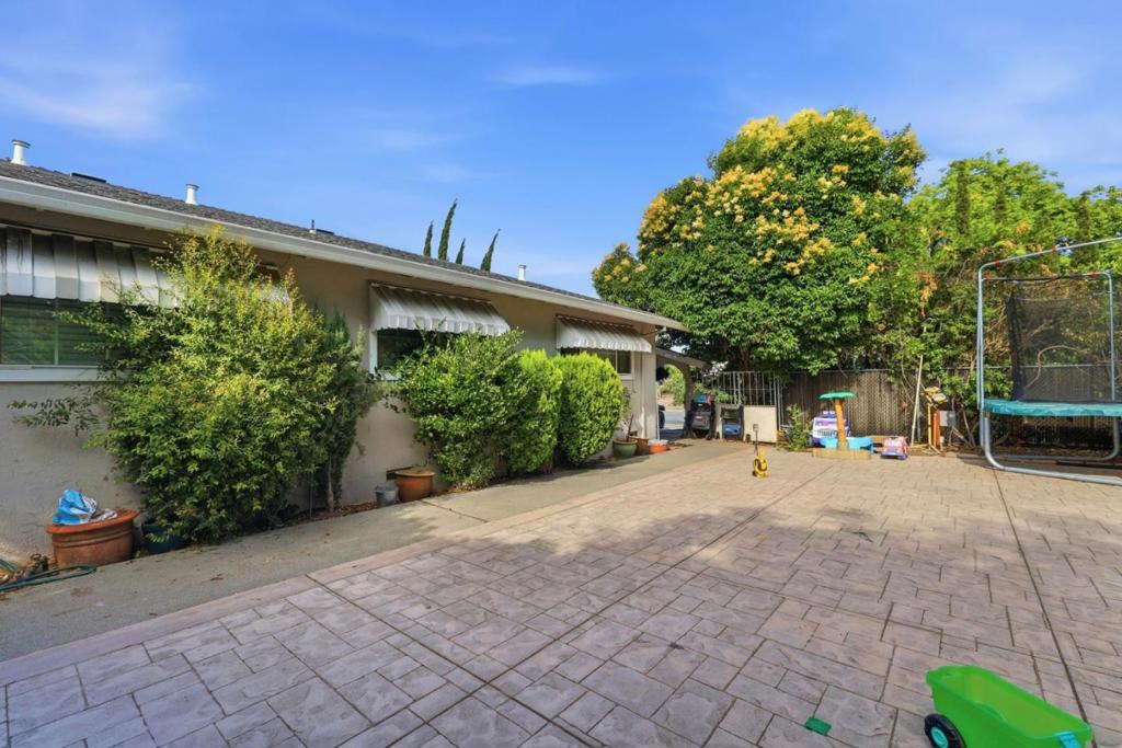5915 Hillview Avenue Property Photo 42
