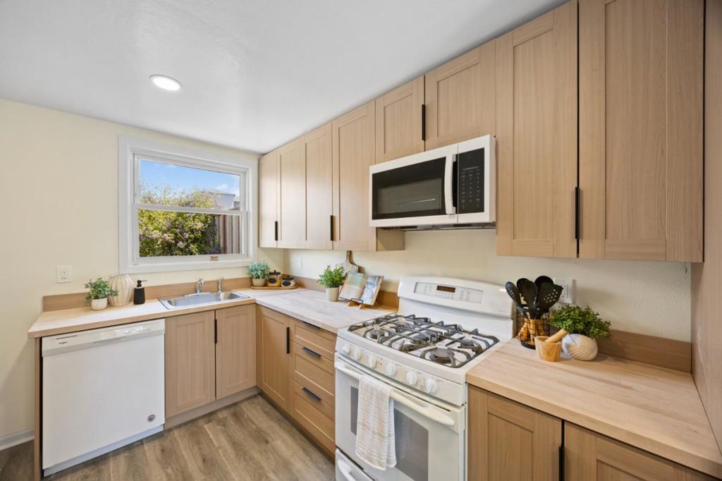 5 Muirwood Drive Property Photo 6