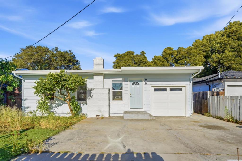1030 Bradley Way Property Photo 1