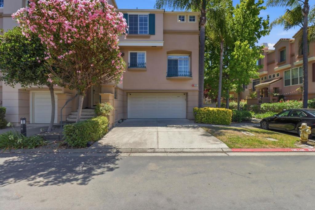 352 Montecito Way Property Photo 2