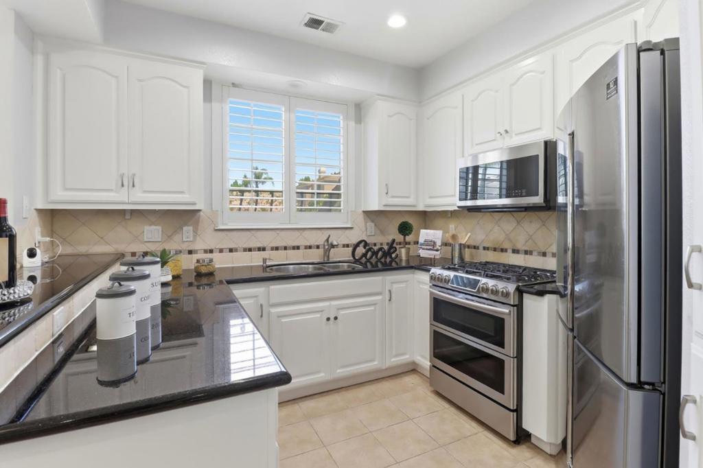 352 Montecito Way Property Photo 12