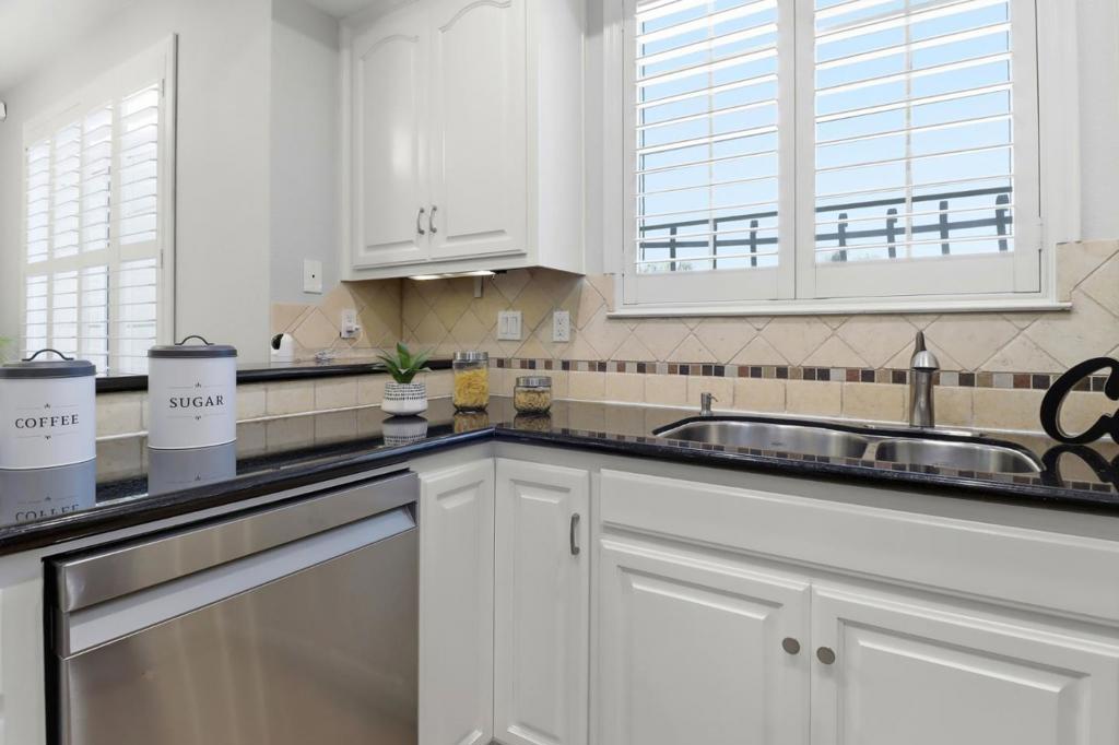 352 Montecito Way Property Photo 15