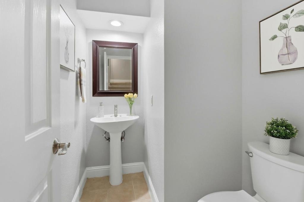352 Montecito Way Property Photo 18