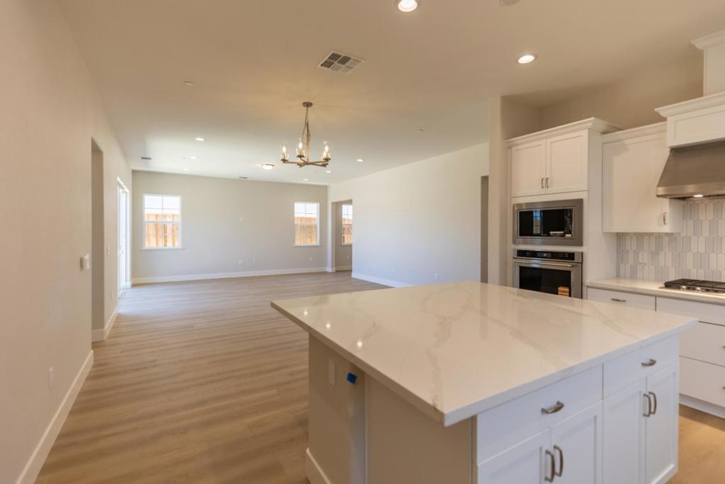 621 Santa Lucia Way Property Photo 8