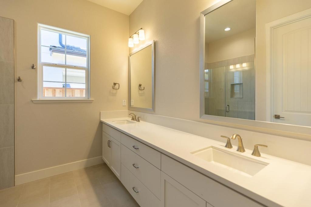621 Santa Lucia Way Property Photo 12