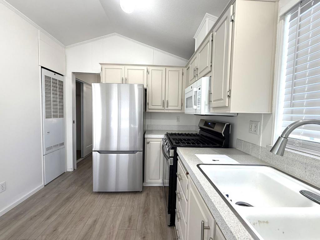 828 Olivina Avenue 3 Property Photo 9