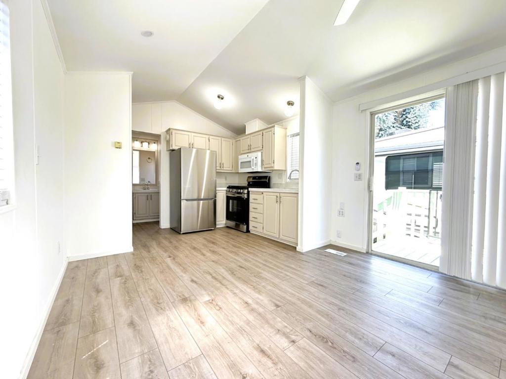 828 Olivina Avenue 3 Property Photo 11