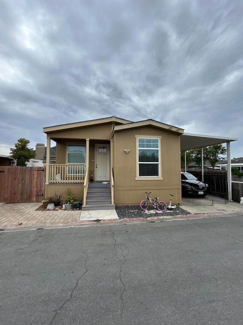 200 Burnett Avenue 70 Property Photo 1