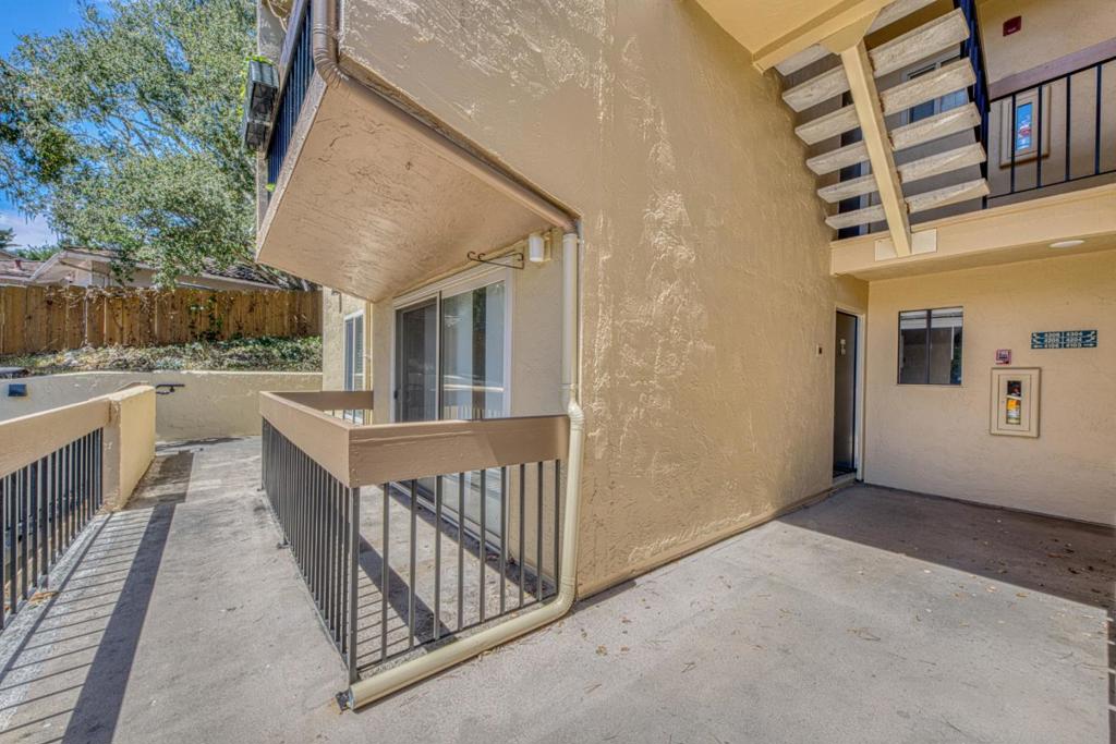 4106 Golden Oaks Lane Property Photo 4