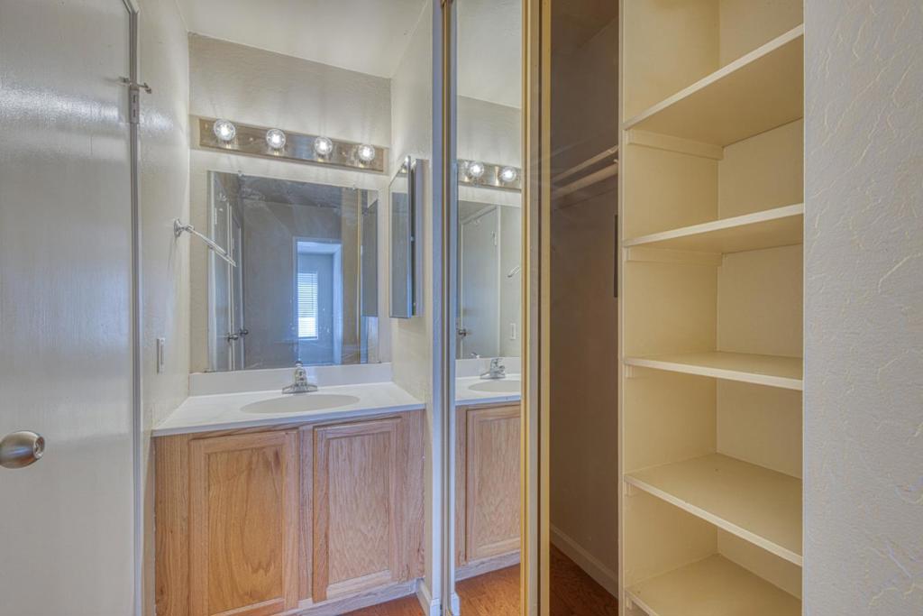 4106 Golden Oaks Lane Property Photo 23