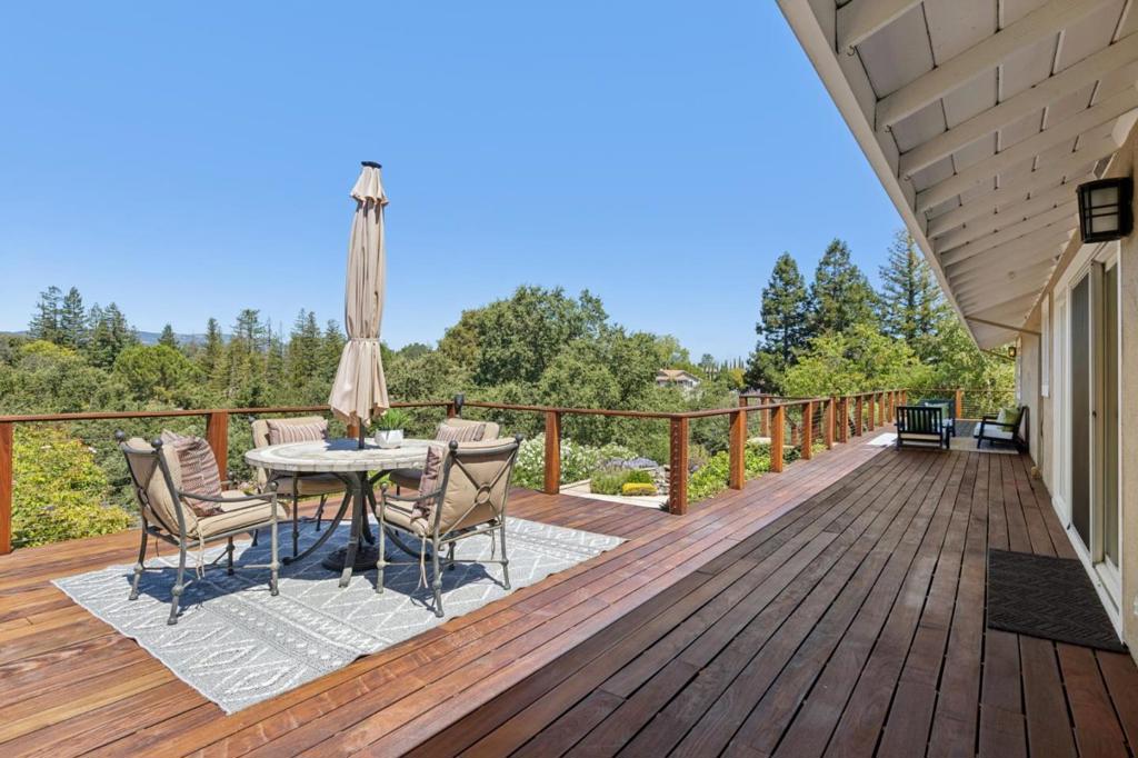 14275 Hilltop Way Property Photo 5
