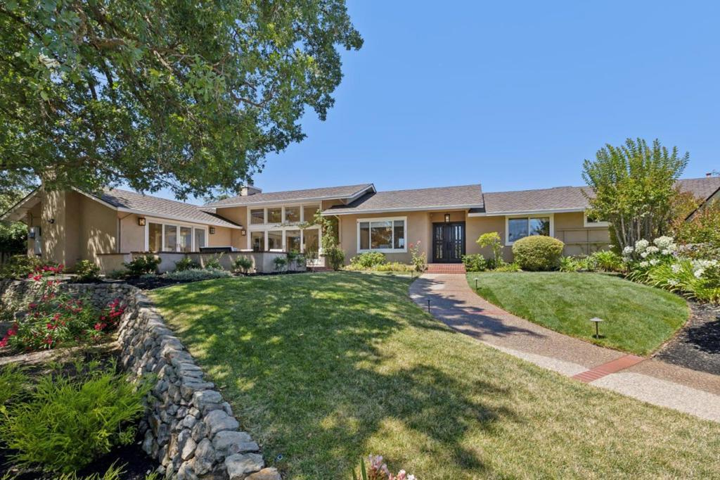 14275 Hilltop Way Property Photo 6