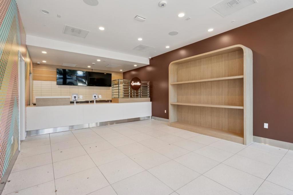 1315 Burlingame Avenue Property Photo 4