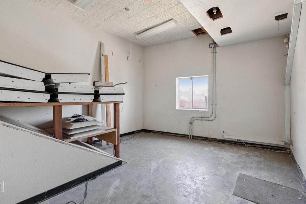 1315 Burlingame Avenue Property Photo 34