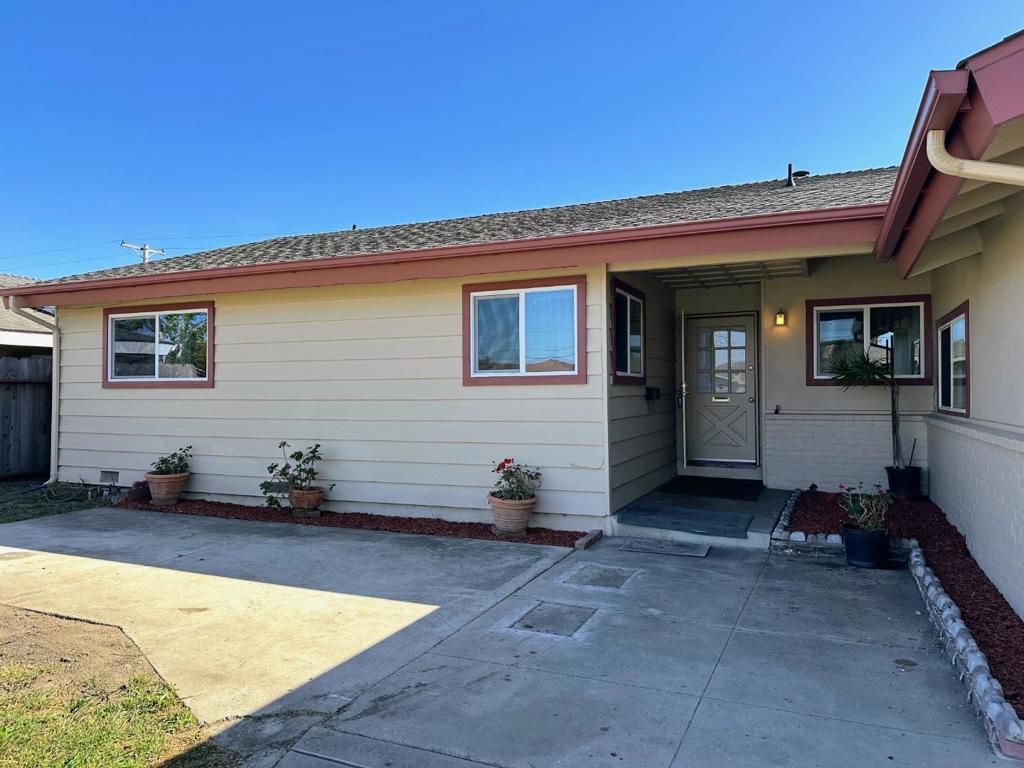 737 Saint Ann Drive Property Photo 3