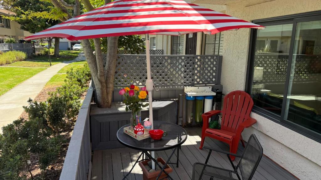 112 Kenbrook Property Photo 3