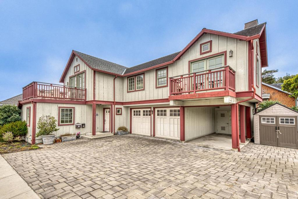 ML82053956 Property Photo 1