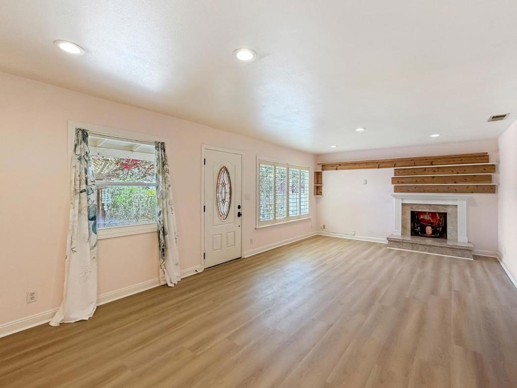 1290 De Solo Drive Property Photo 8