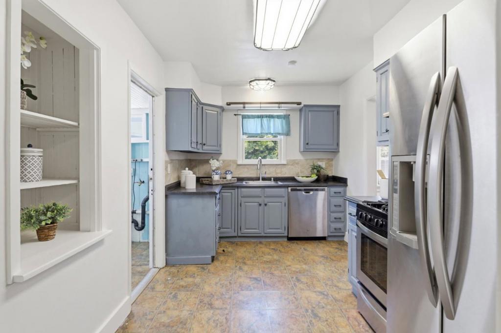 515 Coe Avenue Property Photo 13