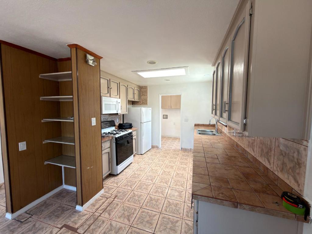 1040 Central Avenue Property Photo 7