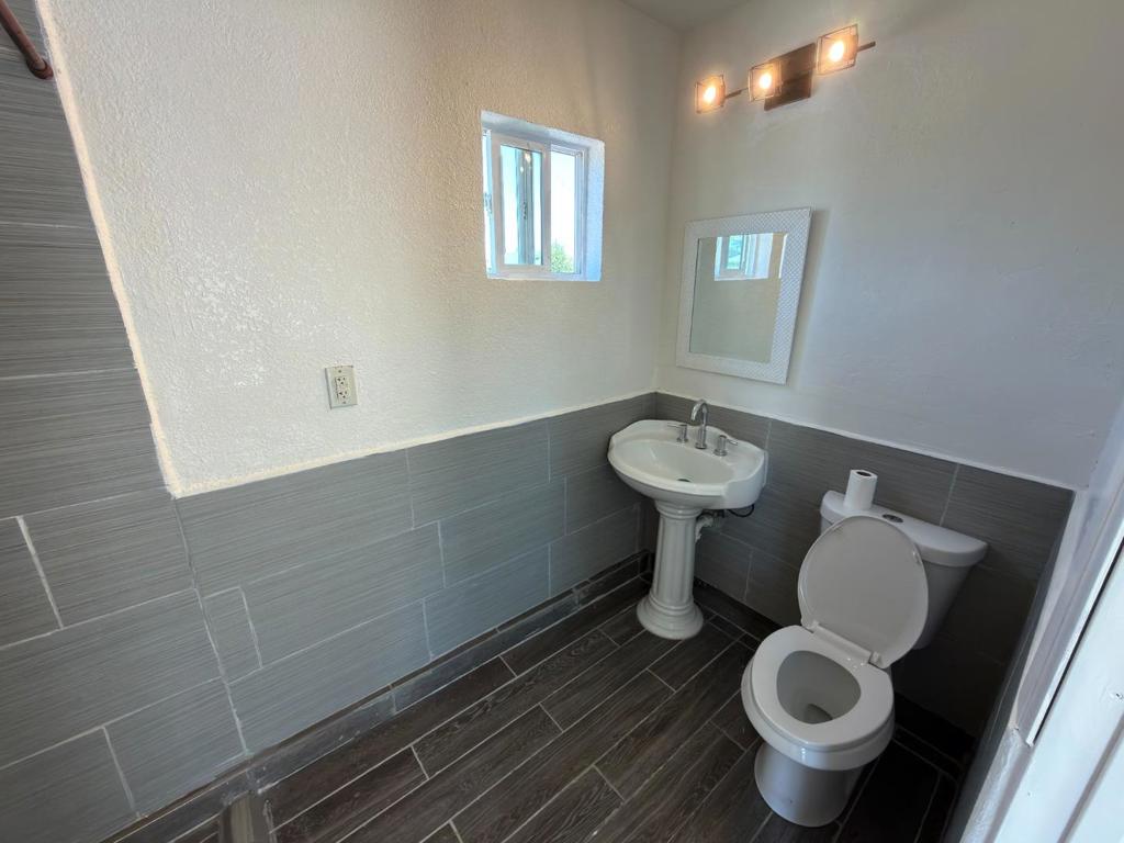 1040 Central Avenue Property Photo 11