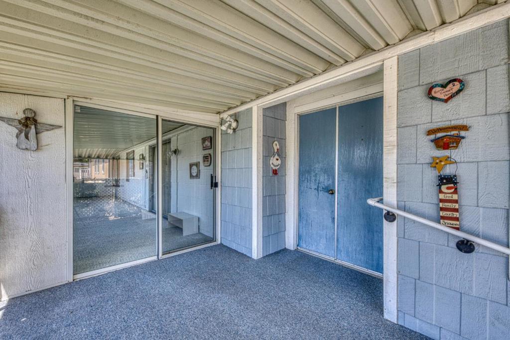 150 Kern Street 33 Property Photo 3