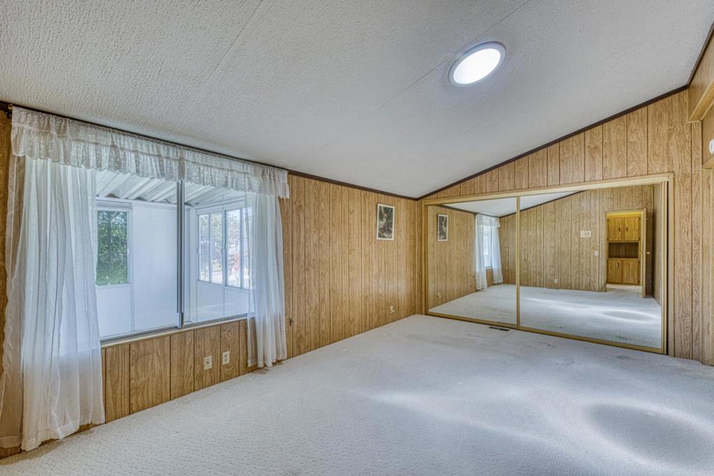 150 Kern Street 33 Property Photo 19