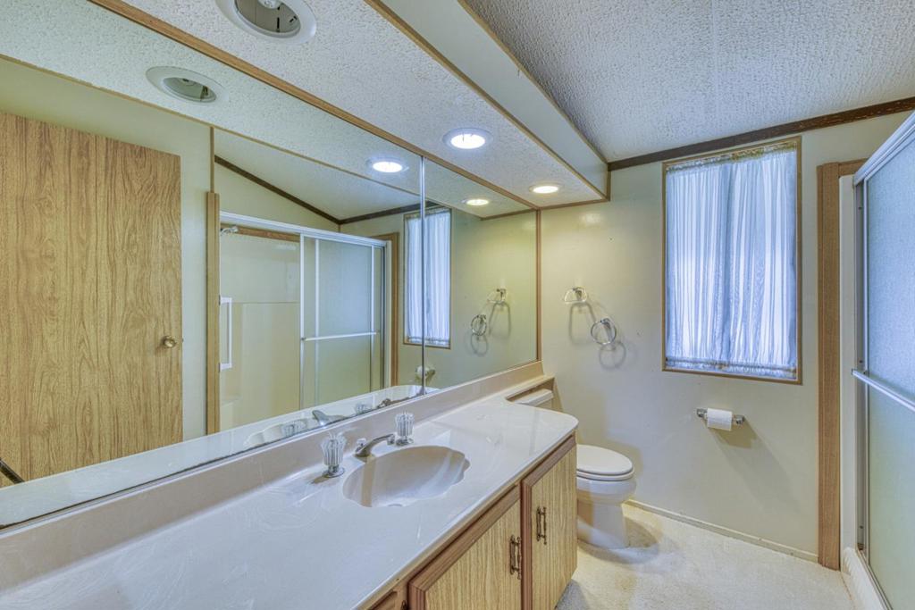 150 Kern Street 33 Property Photo 27