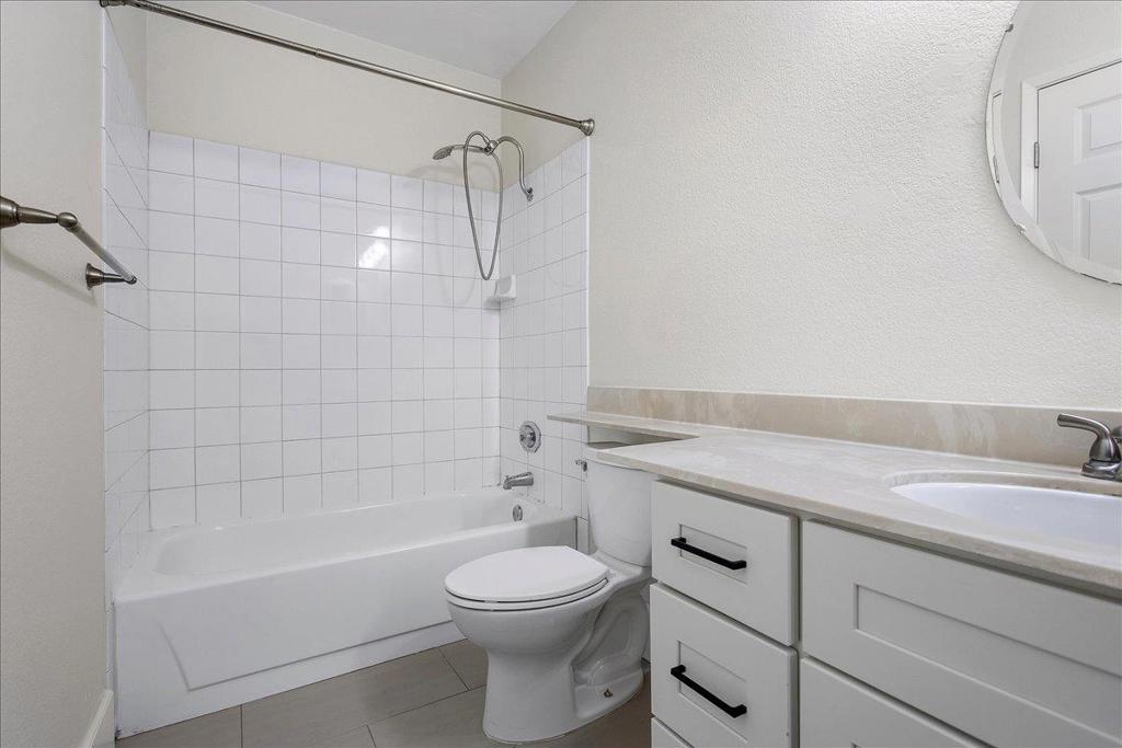 37168 Meadowbrook 105 Property Photo 20