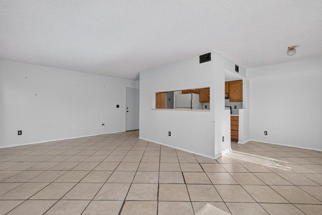 2426 N Main Street B Property Photo 4