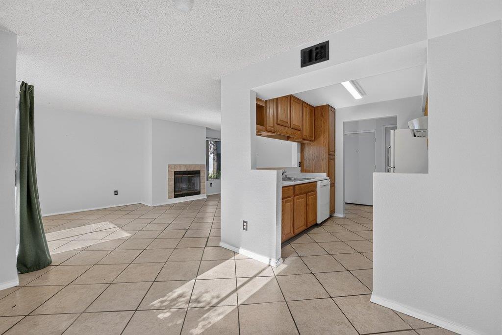 2426 N Main Street B Property Photo 7