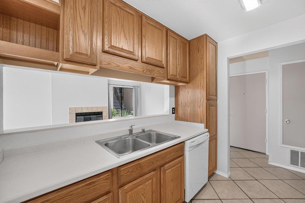 2426 N Main Street B Property Photo 9