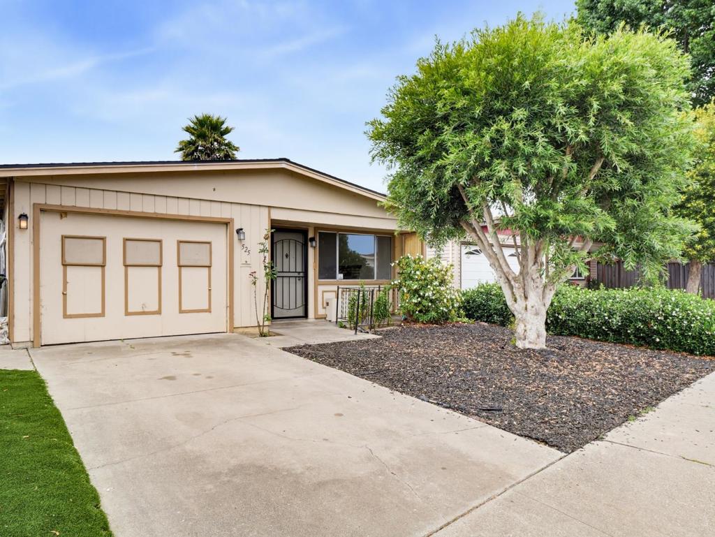 525 El Rio Street Property Photo 1