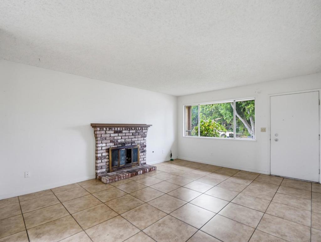 525 El Rio Street Property Photo 6