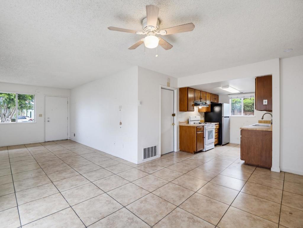 525 El Rio Street Property Photo 9