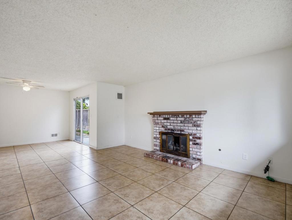 525 El Rio Street Property Photo 10